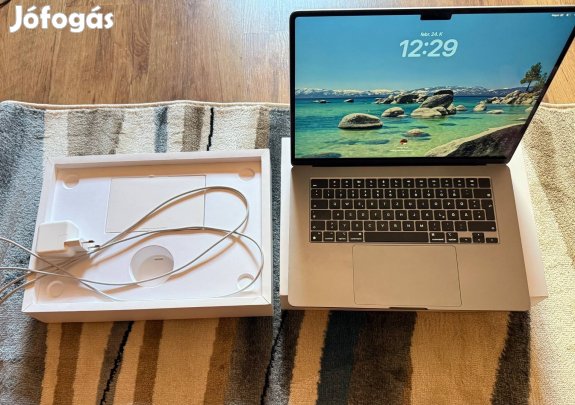 Macbook Air M3 15,3 2024
