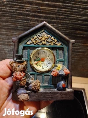 Macis asztali óra, elemes működő
