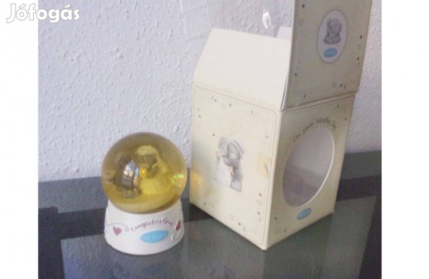 Macis valentin napi esküvői gömb dobozában Újpest központ közelében