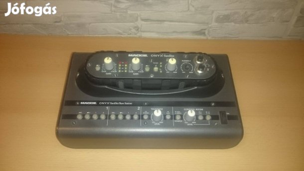 Mackie Onyx Satellite Base Station keverő, mixer