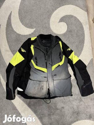 Macna motoros ruházat