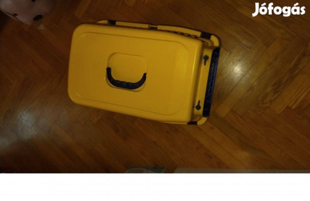Macska ,kutya szállítóbox fém ajtós normál méret