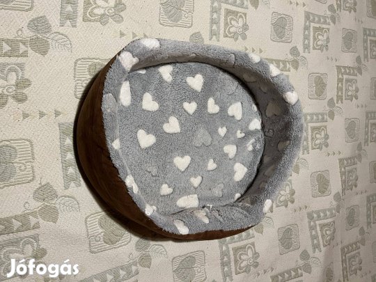 Macskafekhely olcsón eladó !