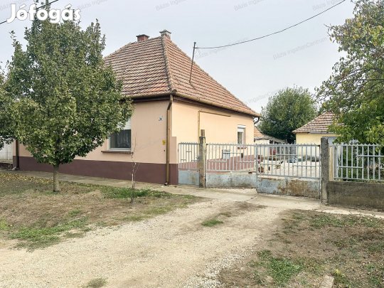Madaras, 57 nm-es családi ház eladó
