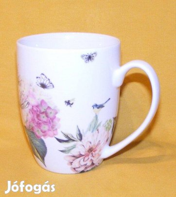 Madaras, virágos, lepkés porcelán bögre
