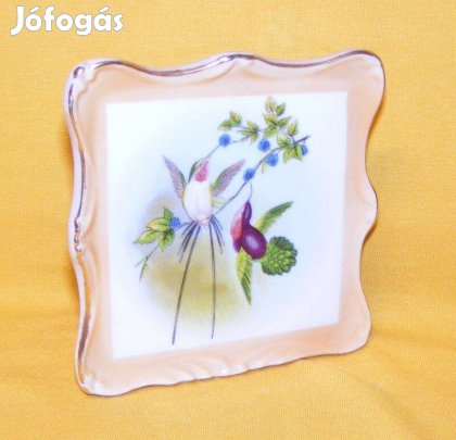 Madaras porcelán dísztárgy