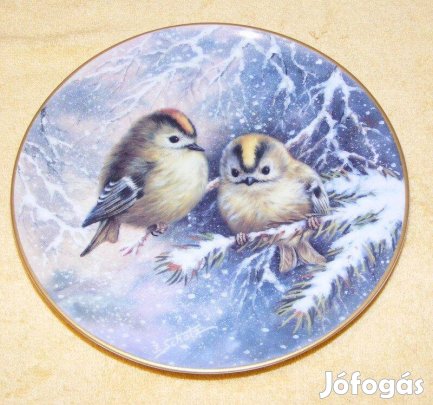 Madaras porcelán falitányér