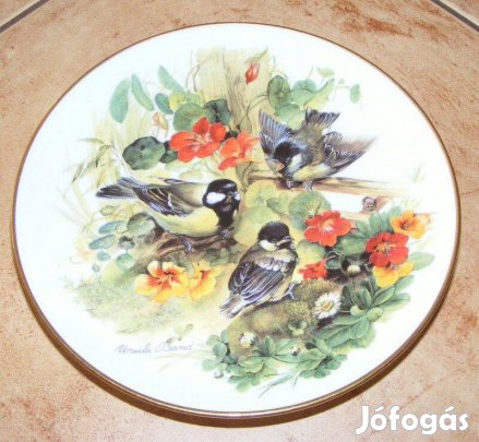 Madaras porcelán falitányér, dísztányér