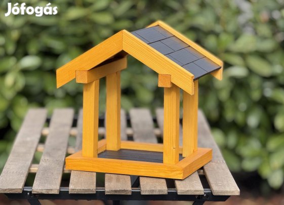 Madáretető eladó