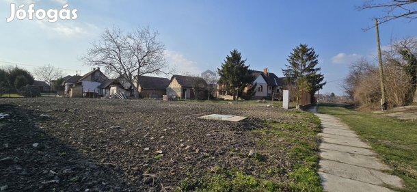 Madocsán belterületi, közműves építési telek eladó