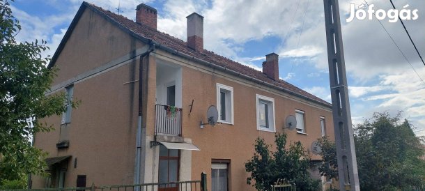 Mádon 3 szobás, társasházi lakás eladó