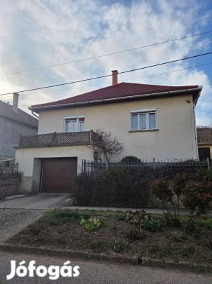 Mádon, a Táncsics utcában családi ház eladó!