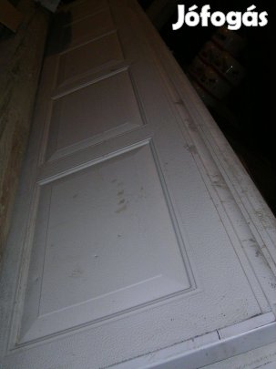 Magas, nagy meret muanyag ajto