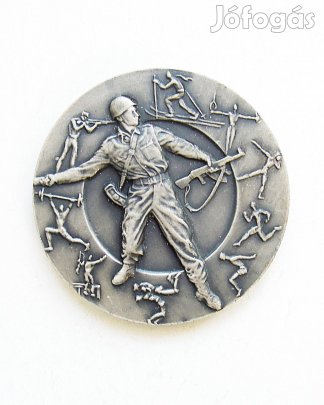 Magasabb Egység Bajnokság diszkoszvetés ezüst érem