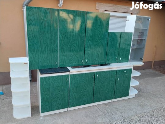 Magasfényű konyhabútor 