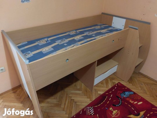 Magasított gyerekágy