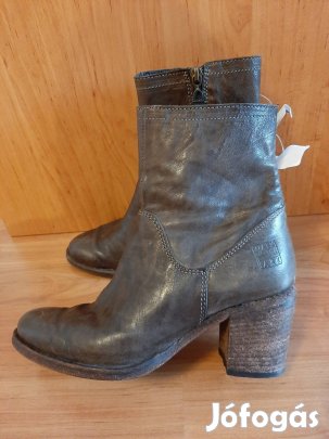 Magassarkú bokacsizma Ausztriából