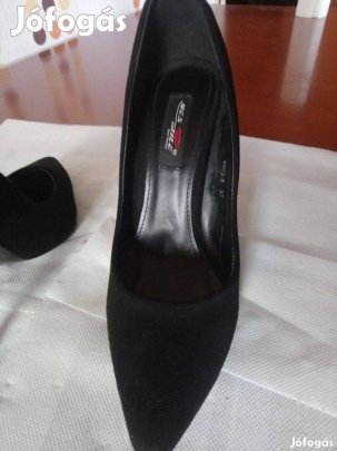 Magassarkú cipő 37- es Új