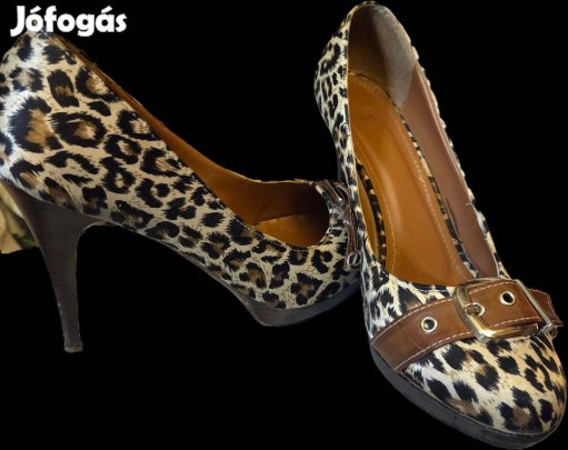 Magassarkú cipők eladók Kazincbarcikán