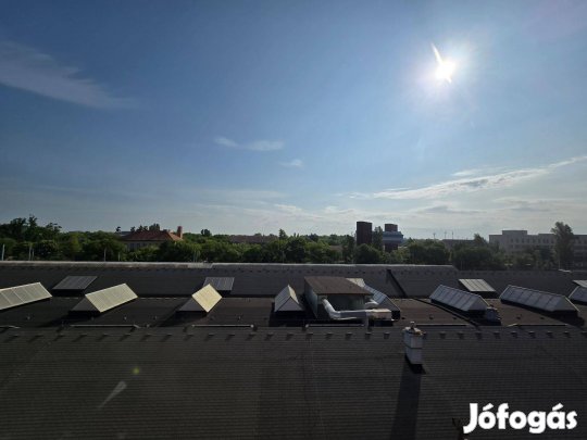 Magdolna negyedben, világos, felújítandó lakás eladó!