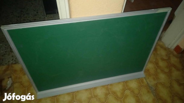 Mágneses tábla. Újszerű