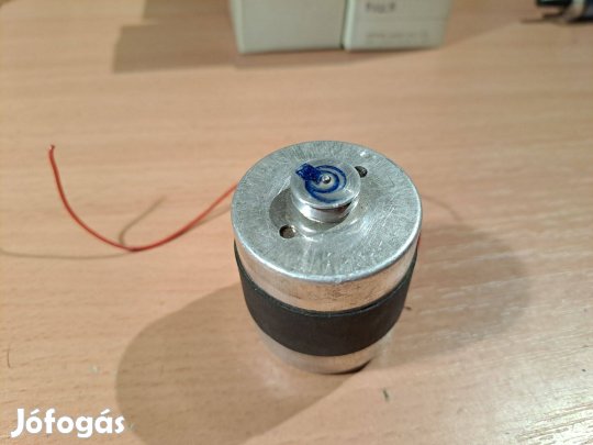 Magnó meghajtó motor (egyenáramú motor)