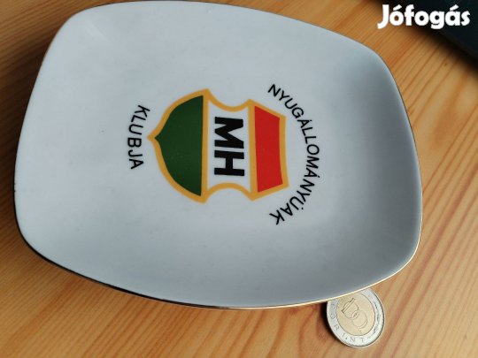 Magyar Honvédség Nyugállományúak Klubja névjegytál Hollóhá