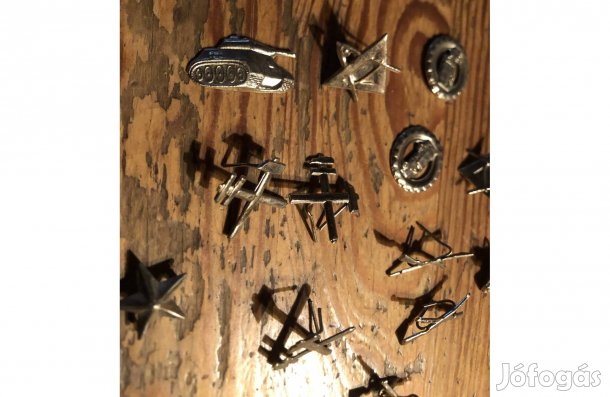 Magyar Honvédségi rangjelzés 3 darabonként 1500 Ft