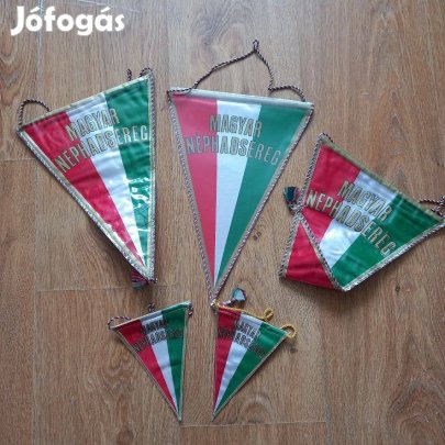 Magyar Néphadsereg zászlók