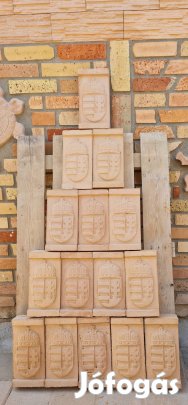 Magyar címeres tégla nagy méretben 