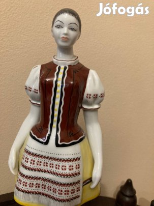 Magyar lany-Holloházi porcelán