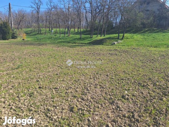 Magyaralmási 1377 nm-es telek eladó