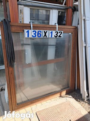 Mahagóni Fa ablakok