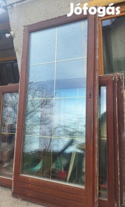 Mahagóni, teraszajtó.