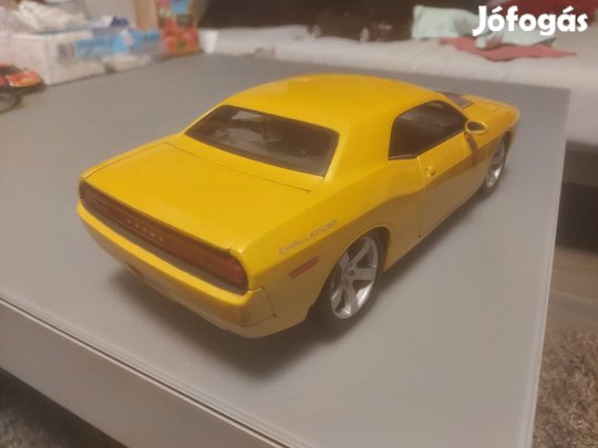 Maisto 1:18 Dodge Challenger Concept