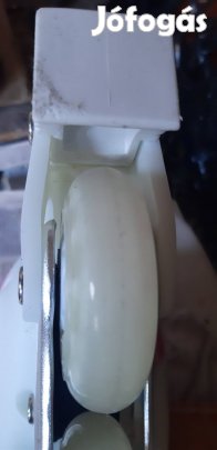 Majdnem új görkori gazdát keres.