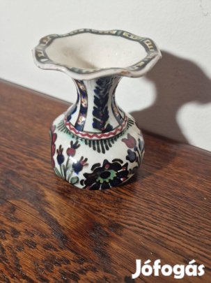 Majolika váza