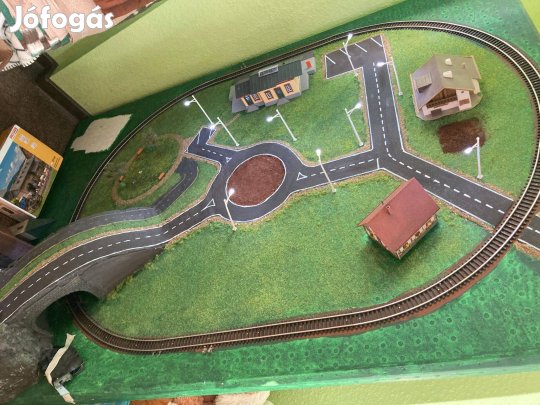Makett asztal. Csak személyesen!
