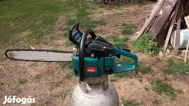 Makita láncfűrész dcs5200