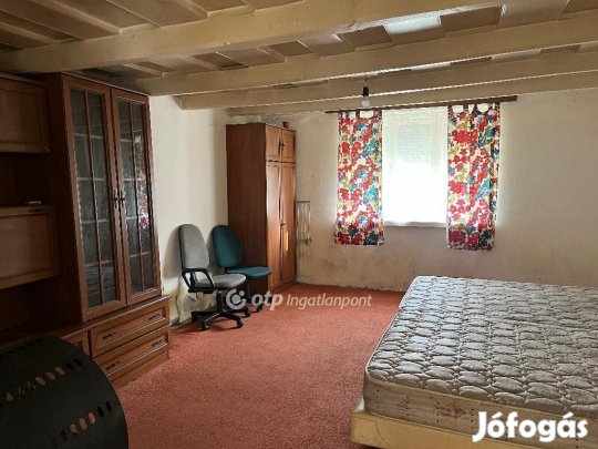 Maklári 70 nm-es ház eladó