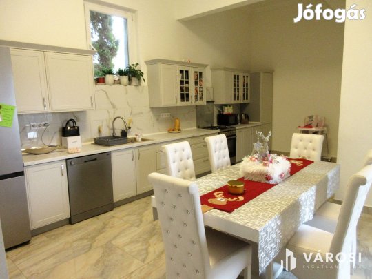 Makói belvárosi igényesen felújított polgári ház!!!