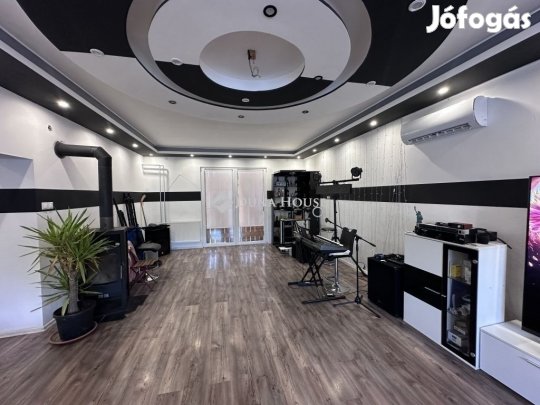 Makói eladó 176 nm-es ház