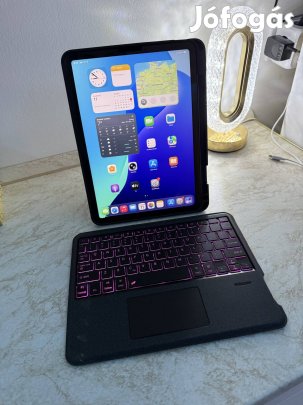 Makulátlan ipad Air 5 WiFi 64GB + Billentyűzetes tok + Üvegfólia