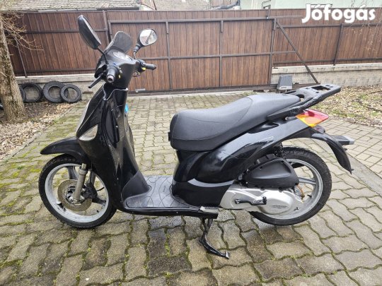 Malaguti Ciak 4T 125 ccm es robogó 