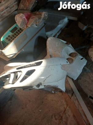 Malaguti F10 robogó alkatrész.