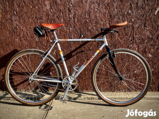Mali vázra épített single speed kerékpár 28" 46/16