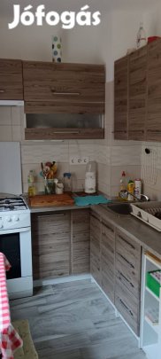 Malomkertben első emeleti jó állapotú lakás garázzsal