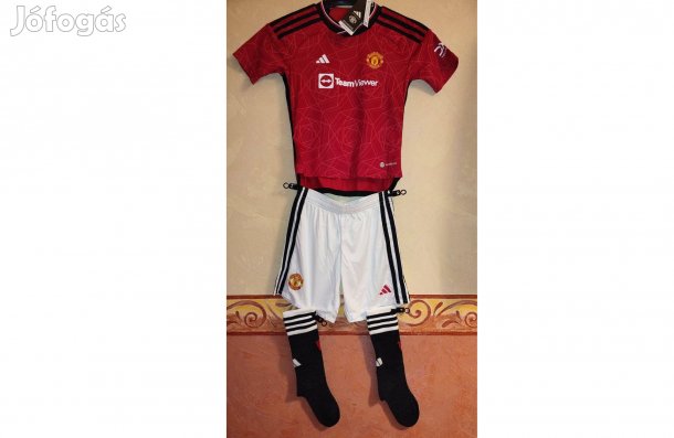 Manchester United eredeti adidas piros fehér fekete gyerek szett (116