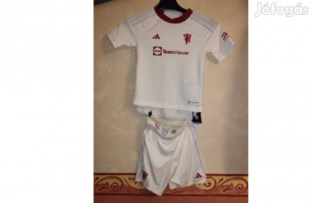 Manchester United eredeti vaj színű adidas gyerek mez szett (116)