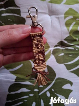 Mancs mintás fonott kulcstartó